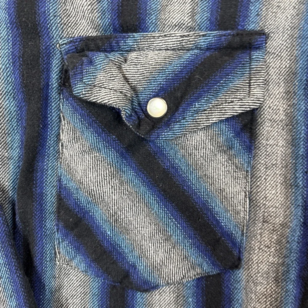 Wrangler Pearl Snap Flannel Shirt Mens M Long sleeve Pockets‎ Striped Western